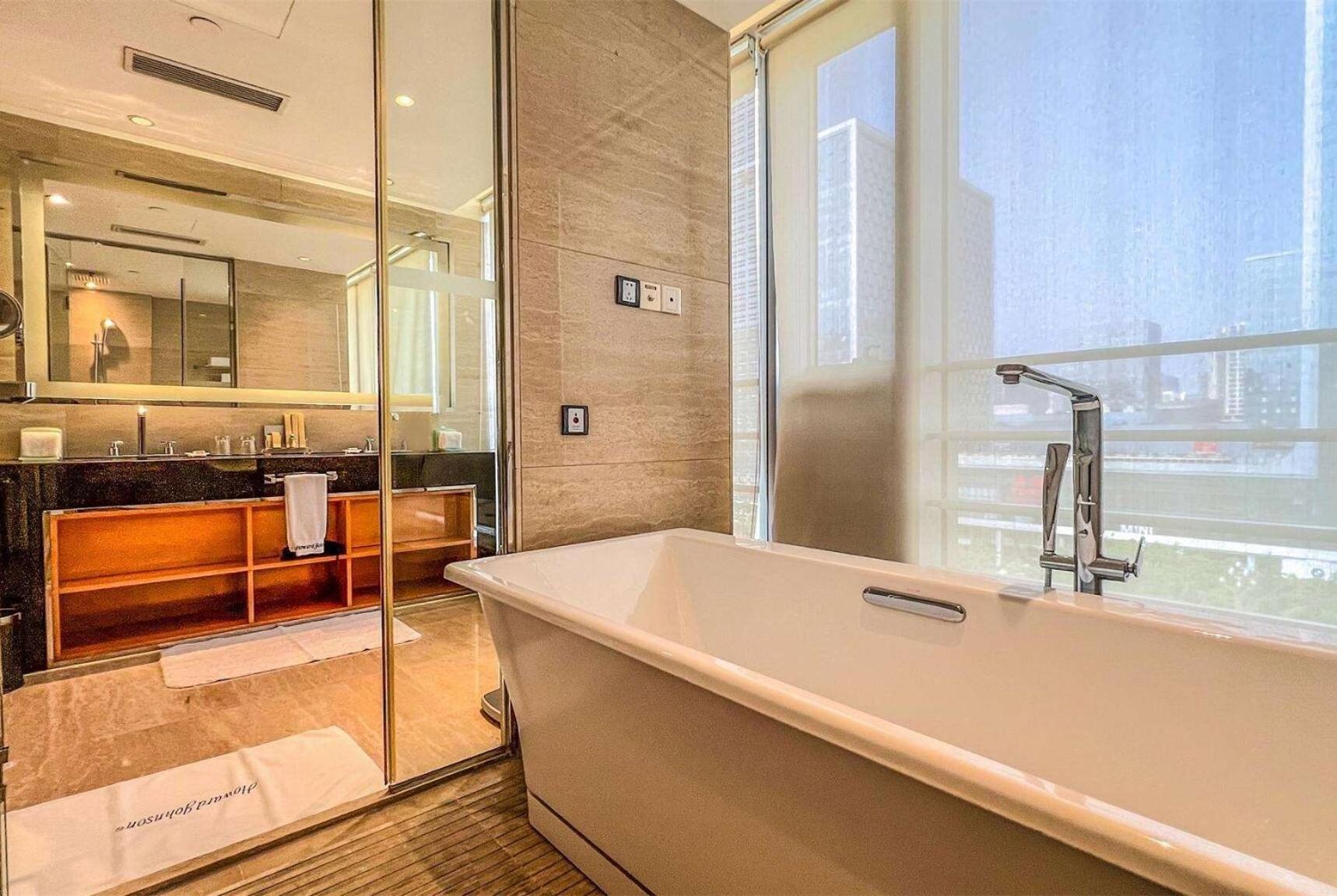 โฮวาร์ดจอร์นสันไฮเทคพลาซ่าเฉิงตู Hotel ภายนอก รูปภาพ